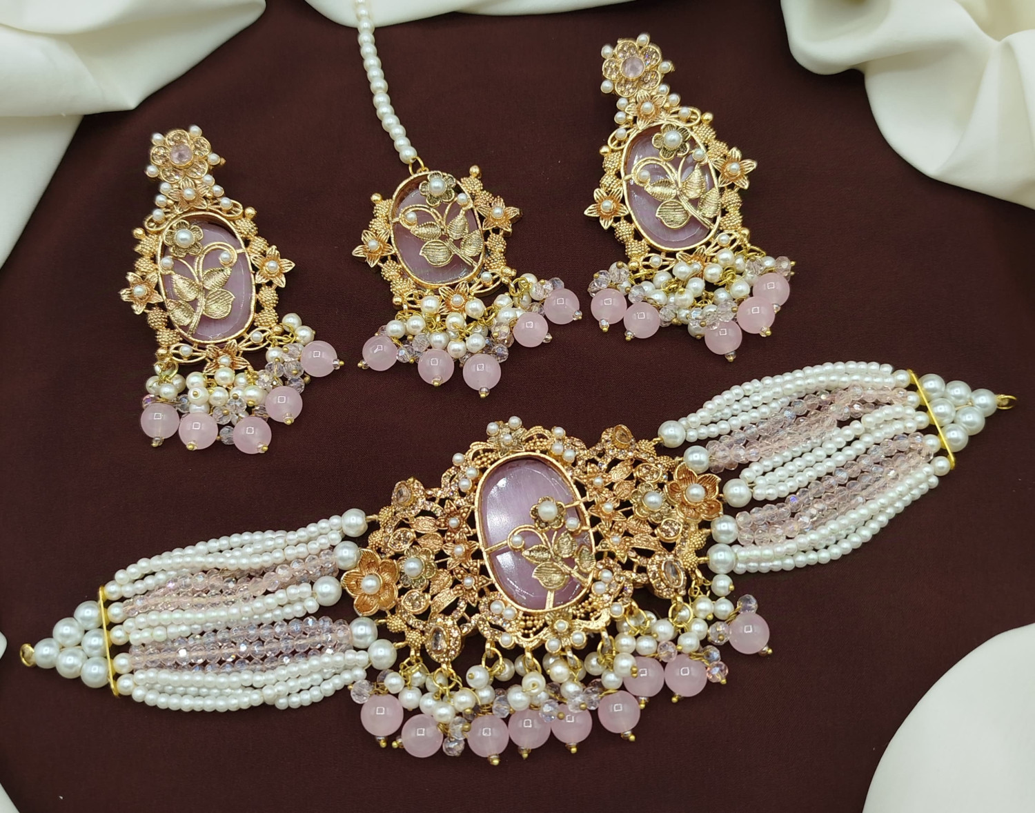 Beautiful Stone Work Choker Set