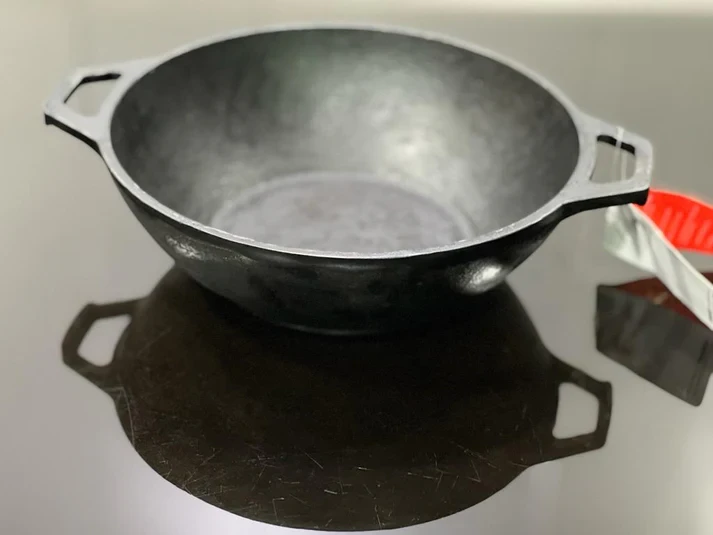 Wok 9" (23 cm) with L/B Cast Iron Krucible Kitchen