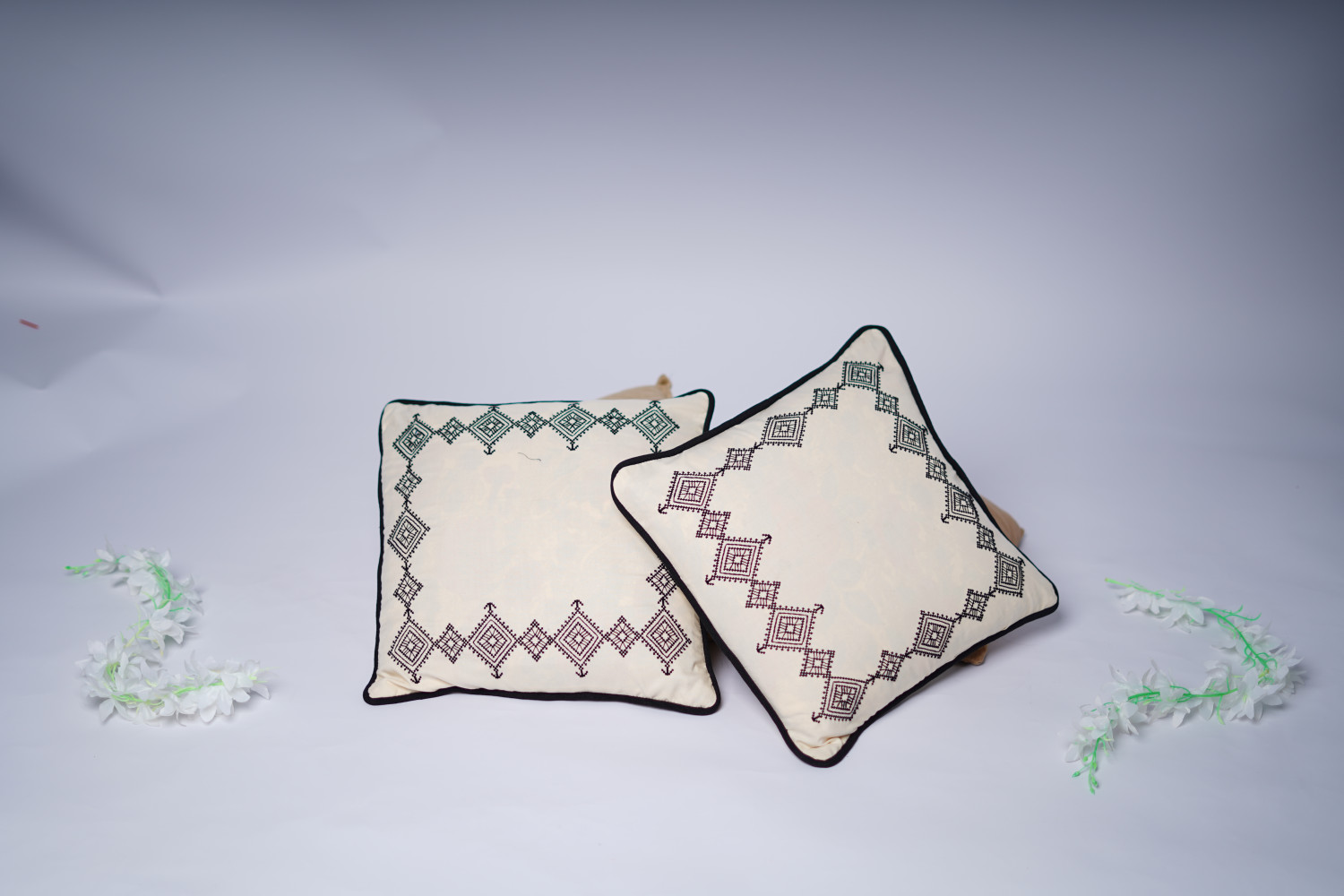 2 Pcs Cotton Hand-Embroidered Cushion Cover