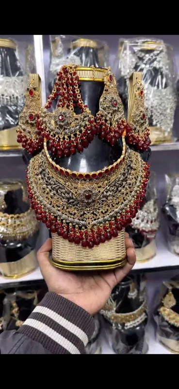 Heavy bridal jewellery set